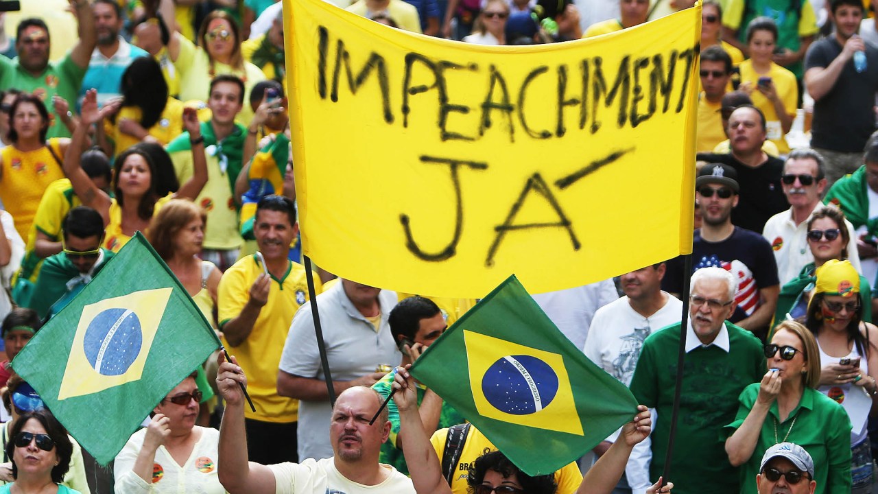 Protesto contra o governo do PT e fora Dilma organizado pelos movimentos Brasil Livre, Vem Pra Rua e Revoltados ON LINE, na Avenida Paulista em São Paulo (SP), no dia 16 de agosto