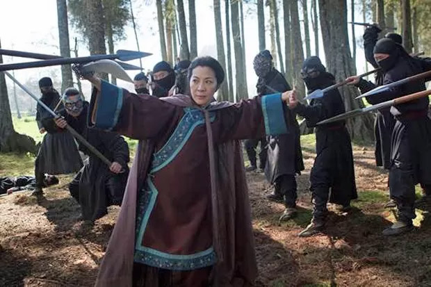 A atriz malaia Michelle Yeoh em 'O Tigre e o Dragão: A Lenda Verde', do Netflix