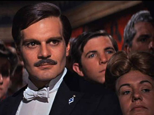 Omar Sharif como Yuri Jivago no filme Doutor Jivago, de 1965