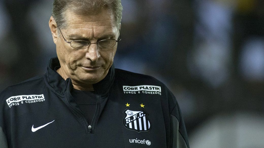 Oswaldo de Oliveira deixou o Santos depois de uma campanha modesta no primeiro turno do Brasileirão