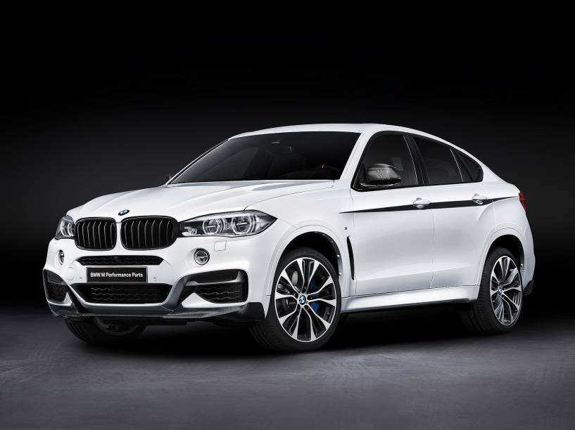 O X6 tem motor V8 TwinPower Turbo 4.4 e potência de 450 cv