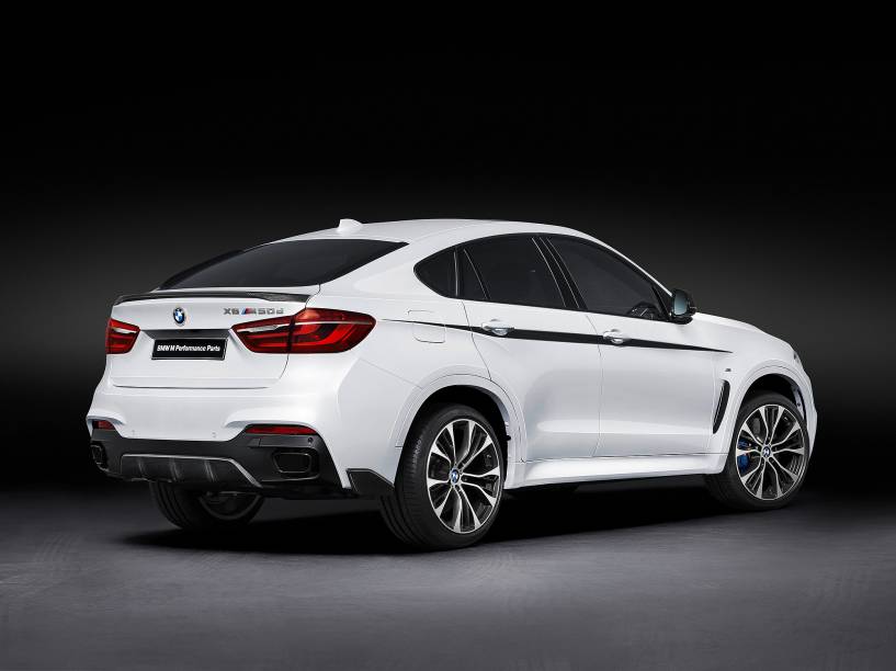 O X6 tem motor V8 TwinPower Turbo 4.4 e potência de 450 cv