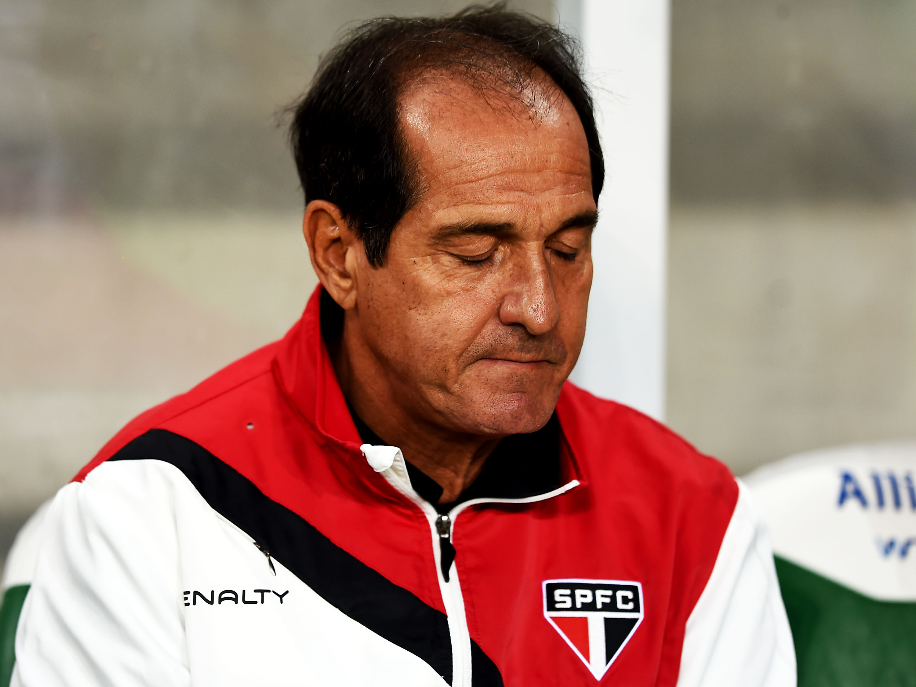 Muricy Ramalho: "Nosso time perde a cabeça quando leva um gol e fica sem confiança"