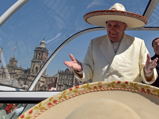 O papa Francisco reza uma missa na basílica de Nossa Senhora de Guadalupe, padroeira do México