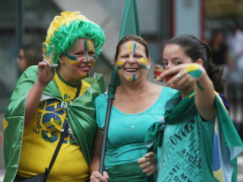 Movimentação do protesto contra o governo Dilma Rousseff (PT) na Avenida Paulista em São Paulo, SP, neste domingo (13). A manifestação foi organizada pelo movimento Vem Pra Rua
