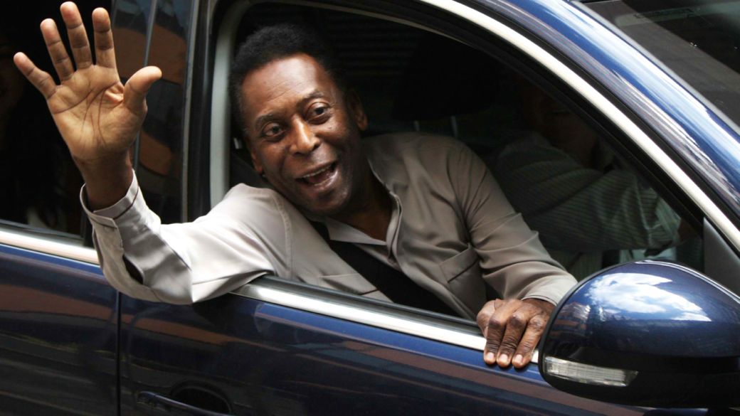 Pelé deixa o Hospital Albert Einstein, em São Paulo, onde ficou internado