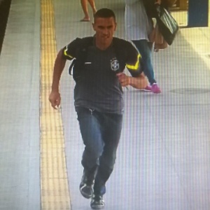 Homem suspeito de esfaquear estudante em trem no Rio é flagrado correndo com faca na mão