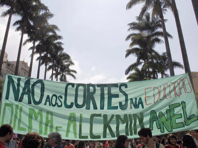 Ato de centrais sindicais contra terceirização no centro de São Paulo
