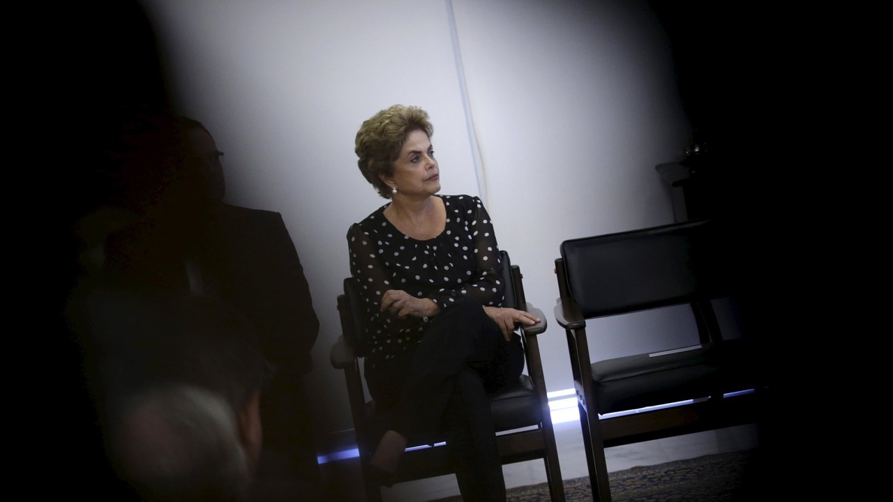 Presidente Dilma Rousseff comparece a reunião de renovação de contrato entre a Secretaria de Portos e o Terminal de Containers de Paranaguá