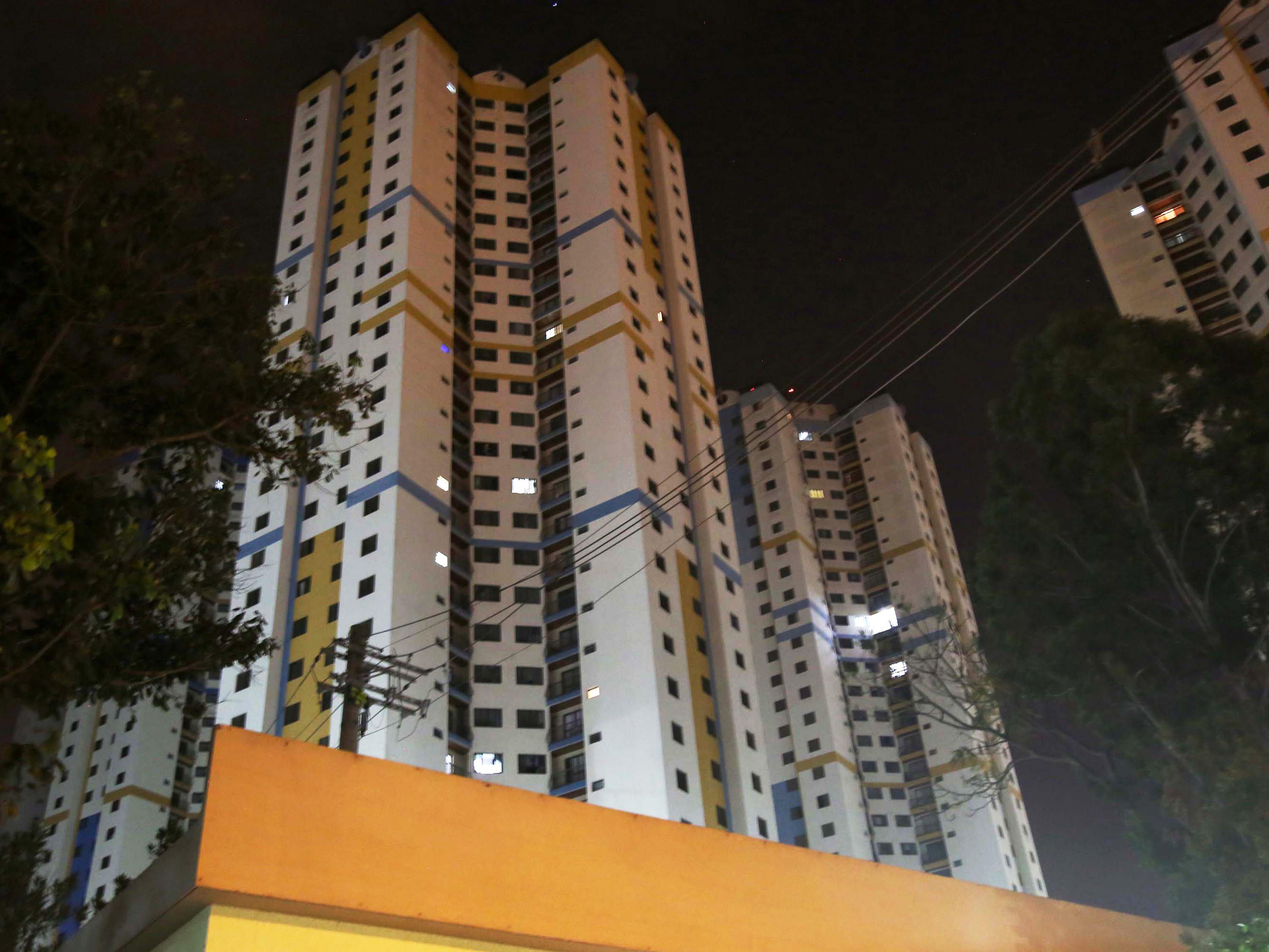 Peritos dizem que menino de 5 anos caiu da janela do banheiro, na Chácara Agrindus, em Taboão da Serra, região metropolitana de São Paulo