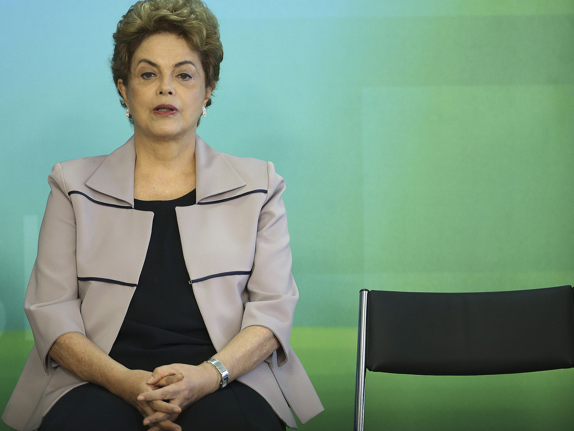 A presidente Dilma Rousseff participa de encontro com artistas e intelectuais em defesa da democracia nesta quinta-feira (31), no Palácio do Planalto