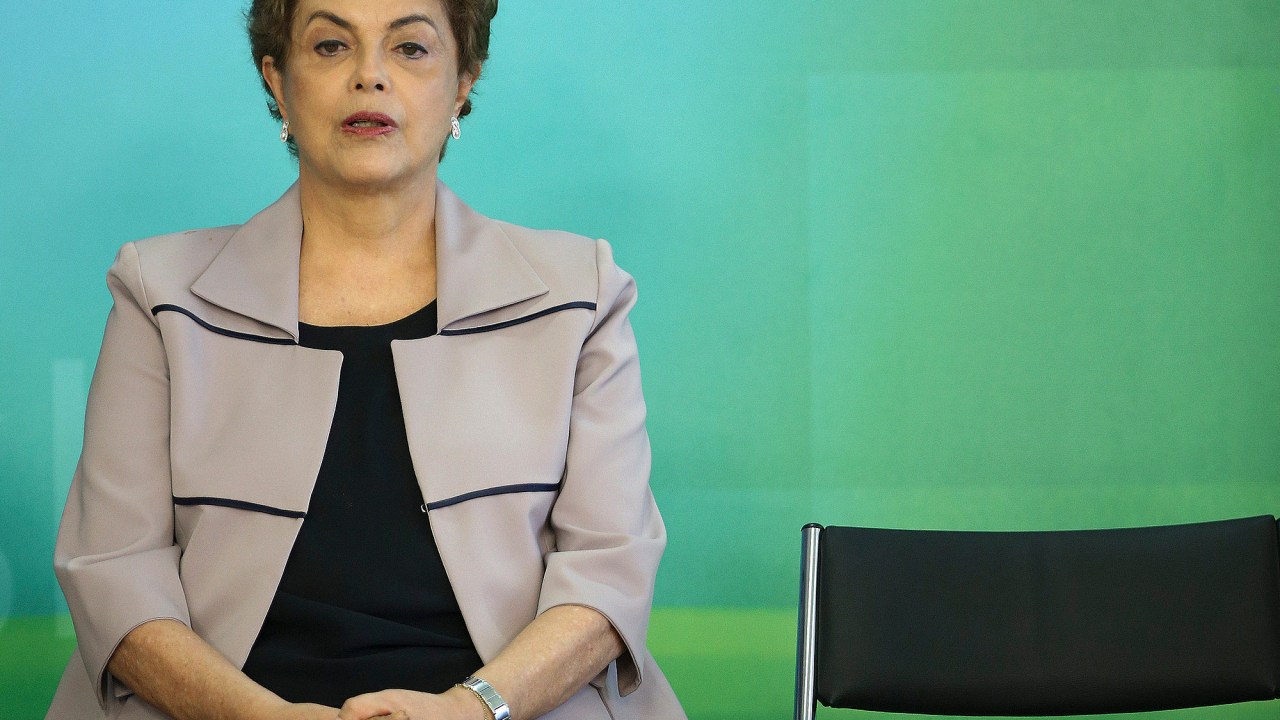 A presidente Dilma Rousseff participa de encontro com artistas e intelectuais em defesa da democracia nesta quinta-feira (31), no Palácio do Planalto
