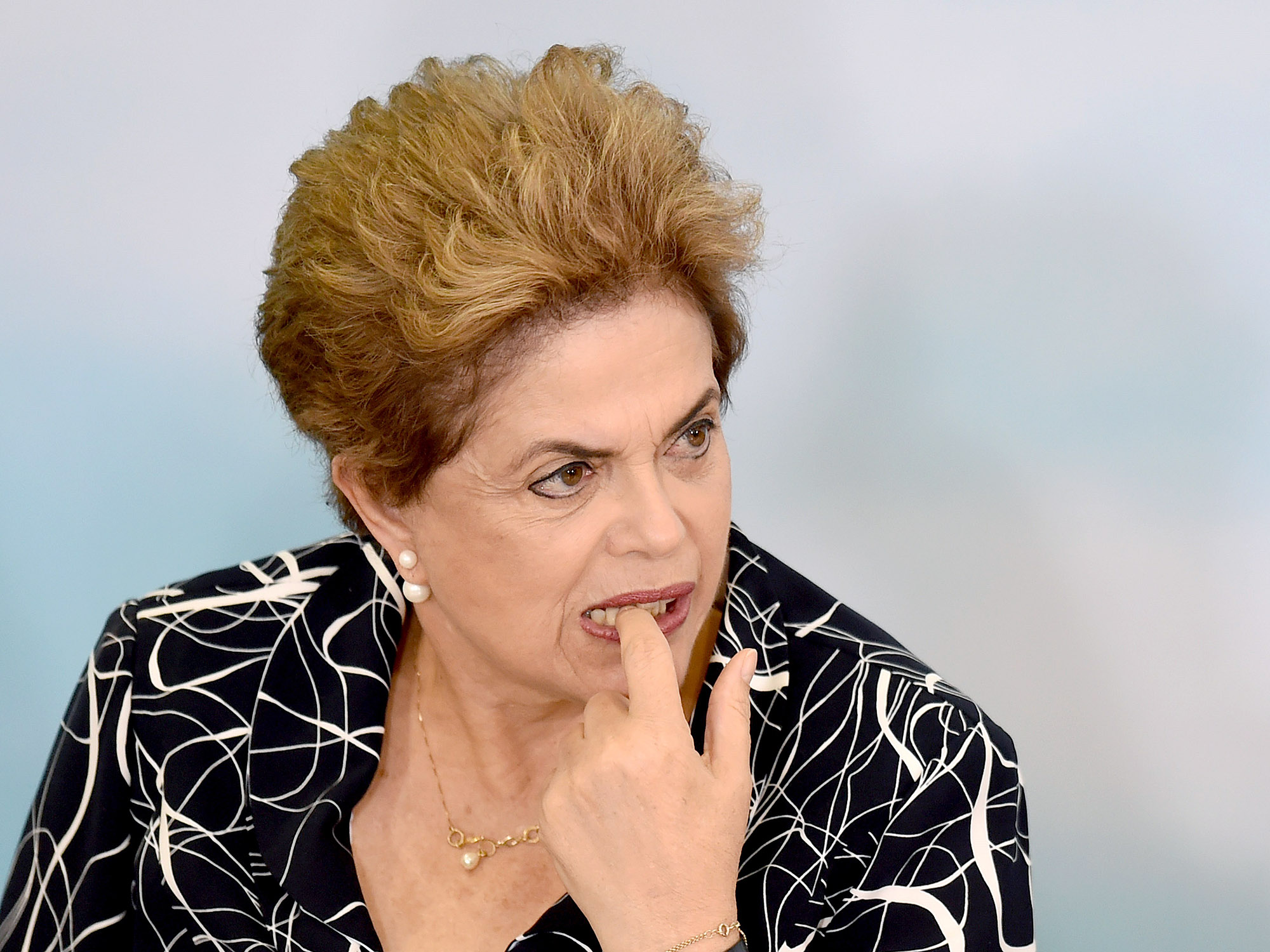 A presidente Dilma Rousseff participa de cerimônia no Palácio do Planalto - 06/05/2016