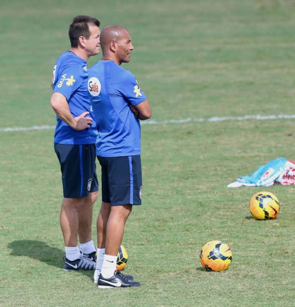 Dunga e Mauro Silva no primeiro treino do Brasil para o amistoso contra a Colômbia, em Miami