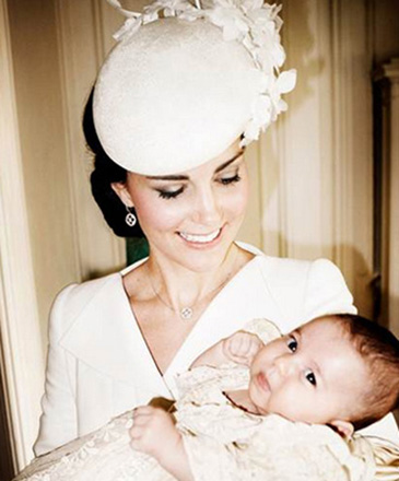 A duquesa de Cambridge, Kate Middleton, e a princesa Charlotte