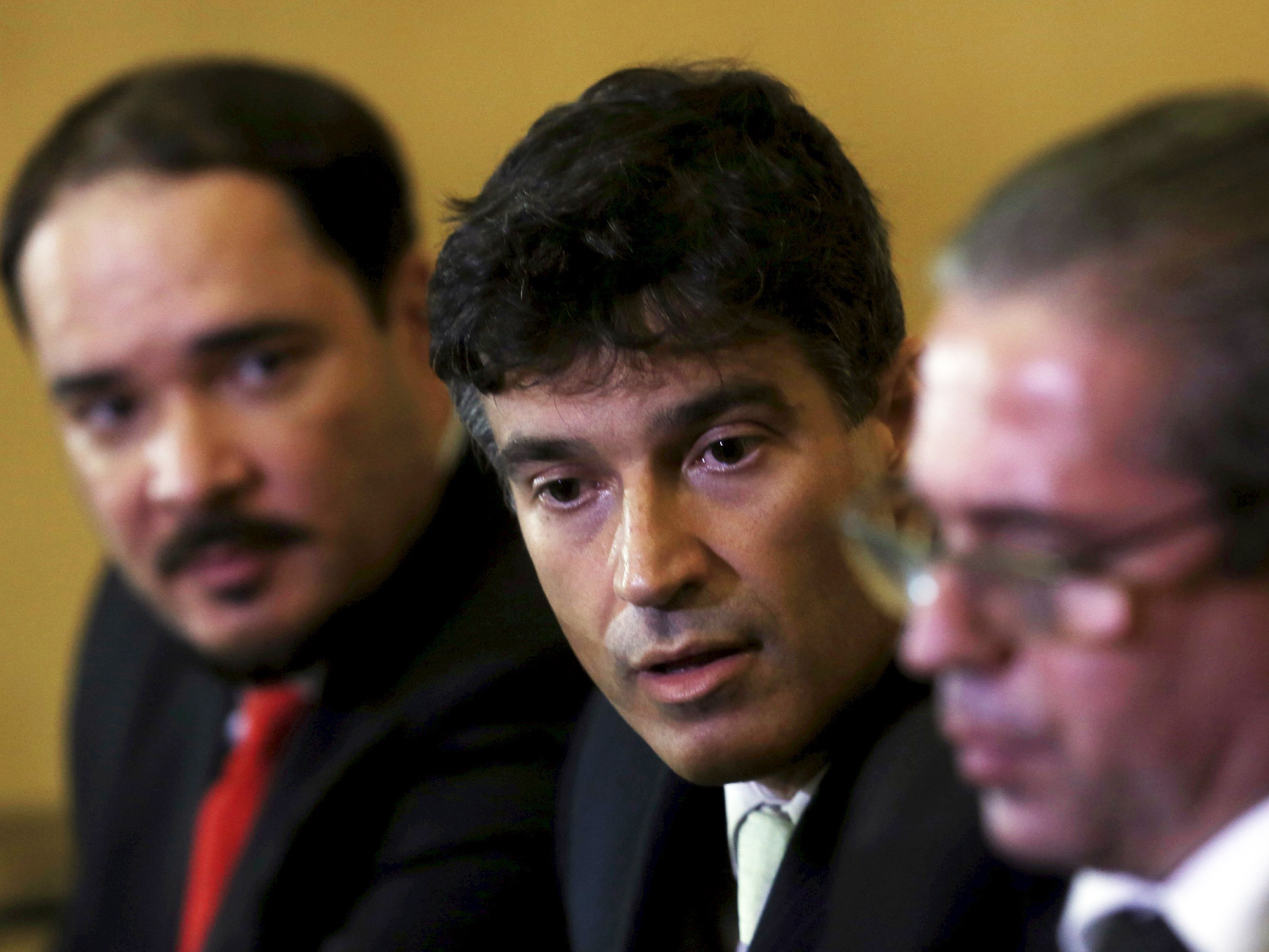 Os promotores de Justiça Fernando Henrique de Moraes Araújo, Cássio Roberto Conserino e José Carlos Blat concederam na tarde de quinta-feira (10) uma entrevista coletiva no prédio do Ministério Público para explicar as denúncias contra o ex-presidente Lula e mais 15 pessoas envolvidas