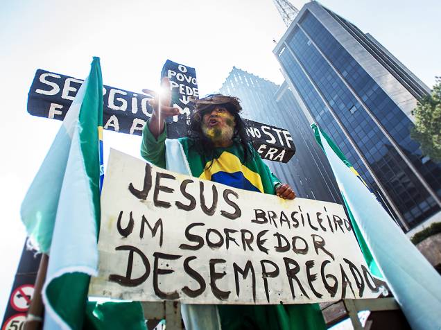 Em São Paulo, manifestante contra o governo de Dilma Rousseff
