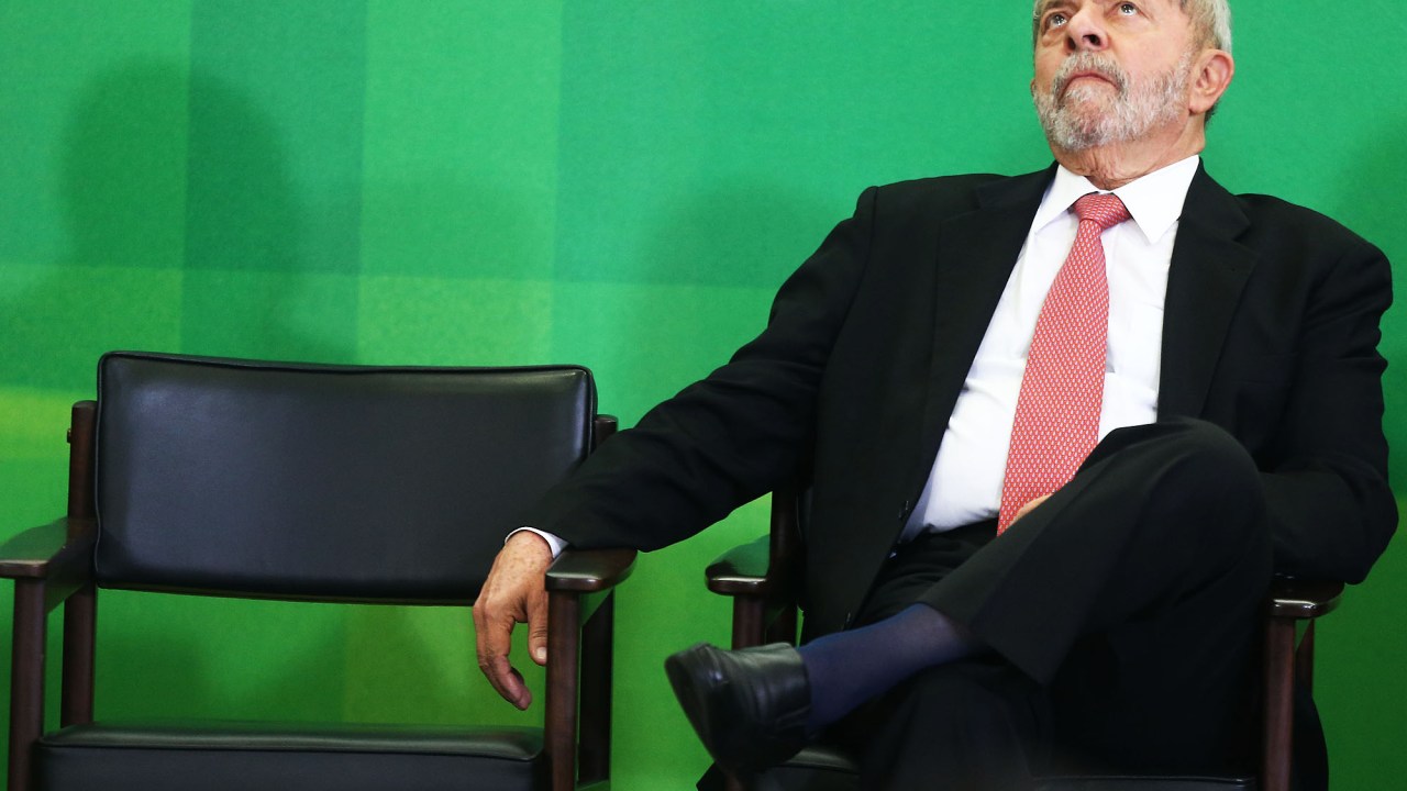 O ex- presidente Luiz Inácio Lula da Silva durante a cerimônia de posse dos novos ministros no Palácio do Planalto, em Brasília (17/03/2016)