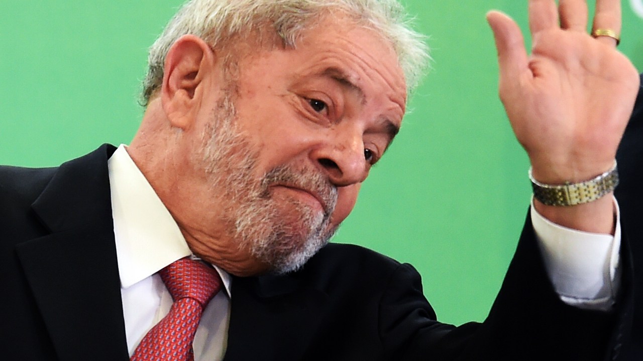 O ex- presidente Luiz Inácio Lula da Silva durante a cerimônia de posse dos novos ministros no Palácio do Planalto, em Brasília