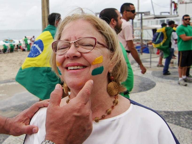 Movimentação durante manifestação contra a corrupção e a presidente Dilma Rousseff, em Copacabana, Rio de Janeiro, neste domingo (13)