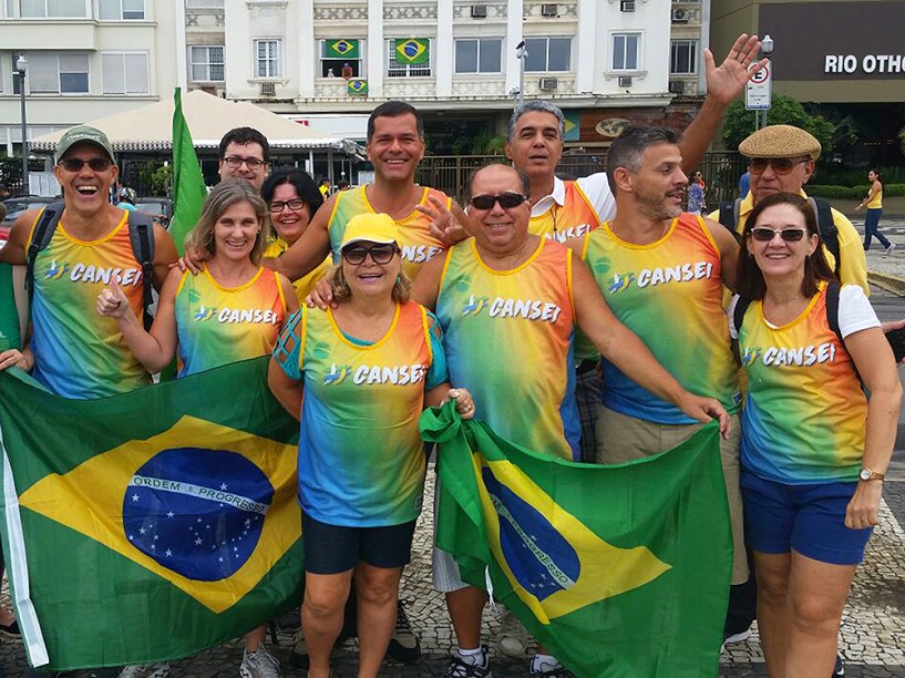 Protesto contra o governo de Dilma Rousseff, na Praia de Copacabana, no Rio de Janeiro (RJ), na manhã deste domingo (13)