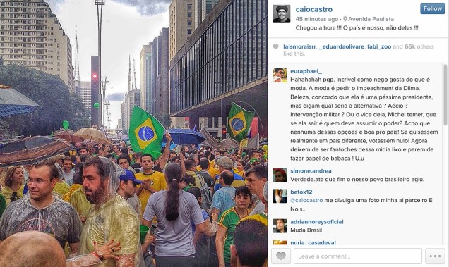 Caio Castro participa de protesto contra o governo Dilma (PT) em São Paulo