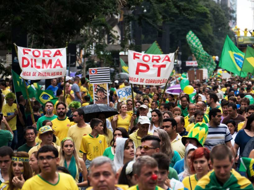 Protesto contra o governo Dilma e a corrupção na Petrobras, ocupa a avenida Paulista - 15/03/2015