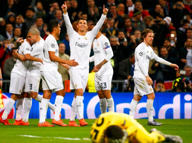 Cristiano Ronaldo comemora gol, na vitória do Real Madrid sobre a Roma, por 2 a 0, pelo jogo de volta, das oitavas-de-final da Liga dos Campeões da UEFA, na tarde desta terça-feira (08)