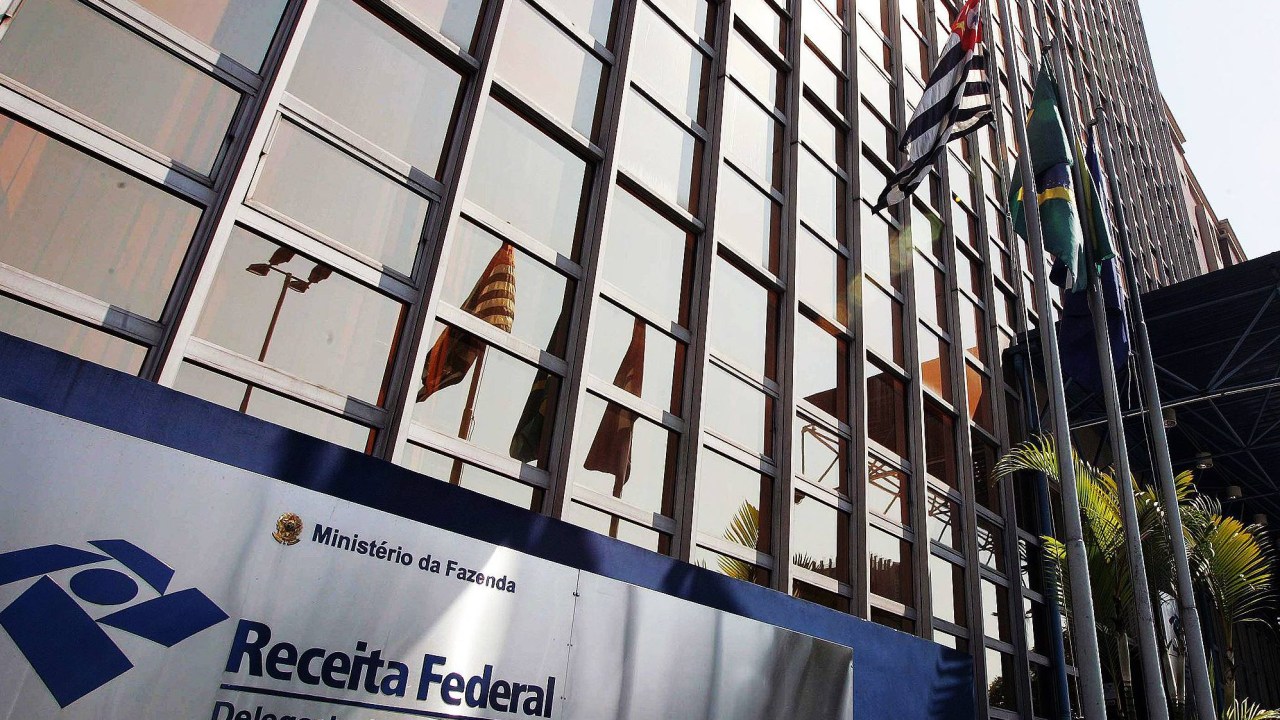 Transações suspeitas das instituições constam de uma representação fiscal da Delegacia da Receita Federal em São Paulo