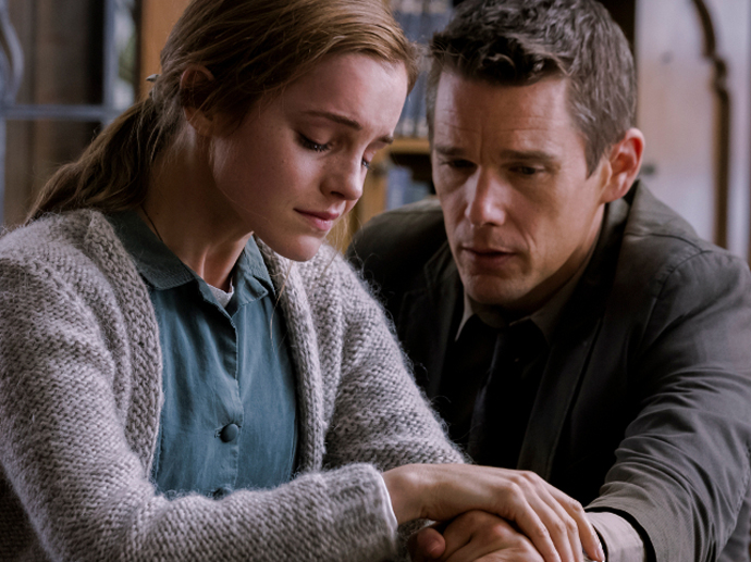 Emma Watson e Ethan Hawke no filme 'Regression'
