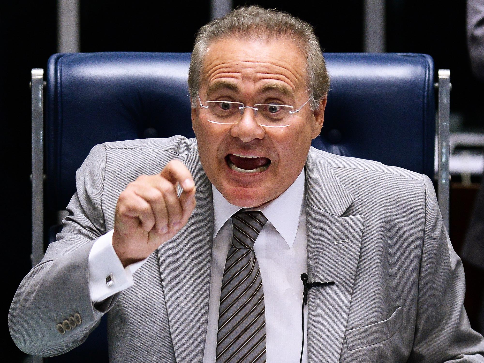 O presidente do Senado, Renan Calheiros (PMDB-AL), preside sessão no plenário da Casa, em BrasÌlia (DF) - 09/05/2016