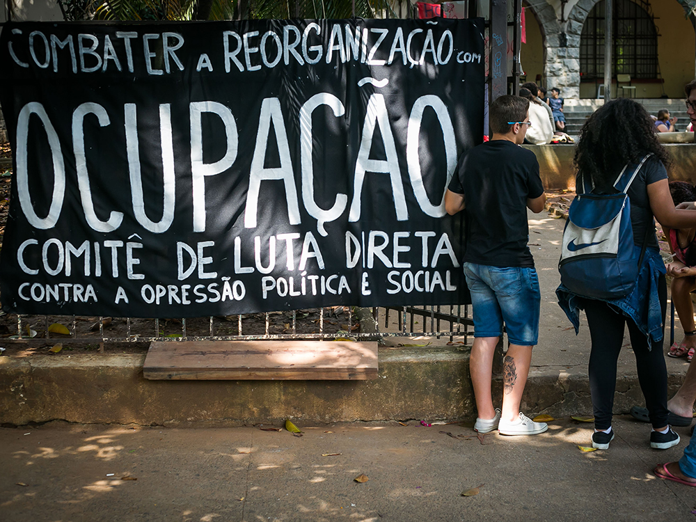 Alunos ocupam a Escola Estadual Fernão Dias Paes contra o Plano de Reorganização das Escolas Estaduais do Governo do Estado de São Paulo