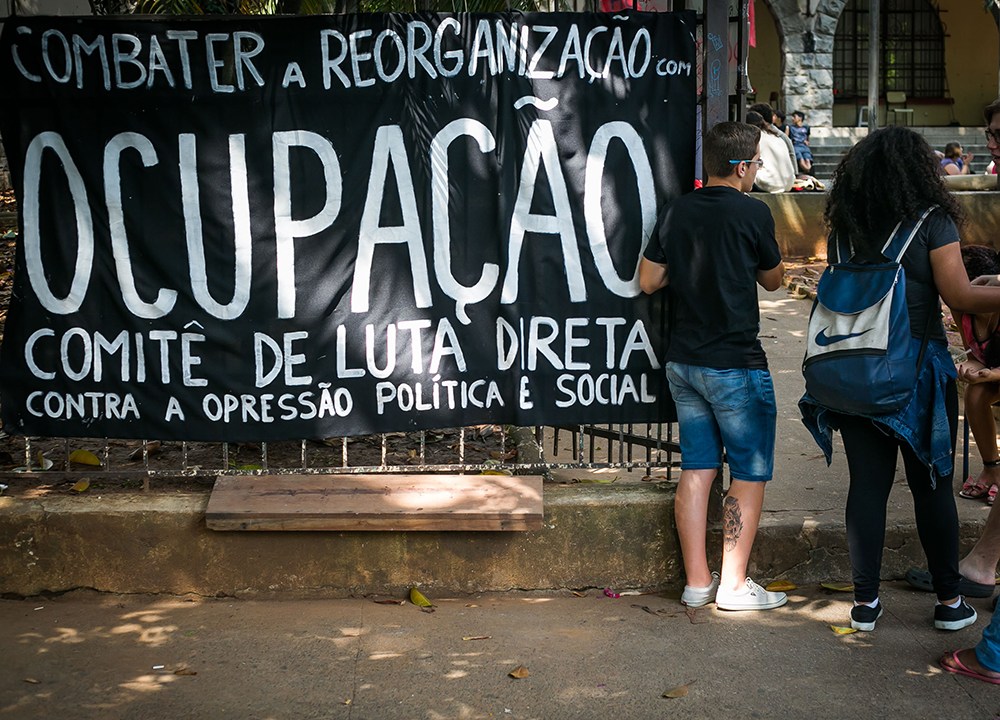 Alunos ocupam a Escola Estadual Fernão Dias Paes contra o Plano de Reorganização das Escolas Estaduais do Governo do Estado de São Paulo