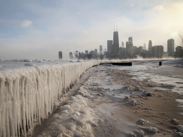 Gelo ao longo do Lago Michigan, em Chicago. Em janeiro de 2014, as temperaturas negativas bateram o recorde das duas últimas décadas nos EUA