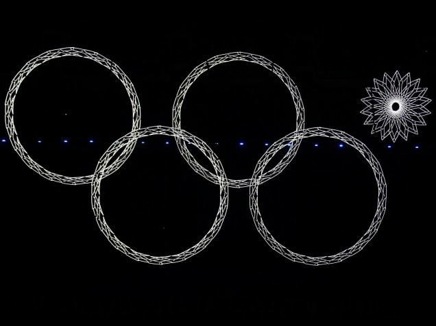 Anel olímpico que representa as Américas falhou na abertura dos Jogos de Inverno de Sochi, na Rússia