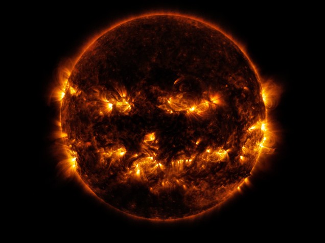 Satélite fotografou as regiões mais ativas do Sol