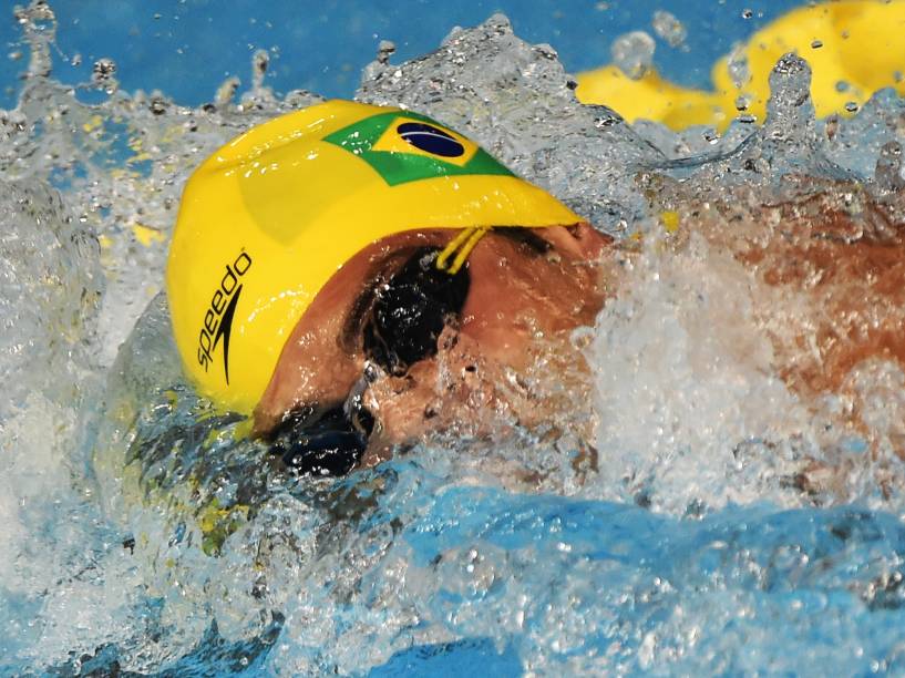 Equipe do revezamento 4x100 comemora a medalha de ouro nos Jogos Pan-Americanos de Toronto no Canadá