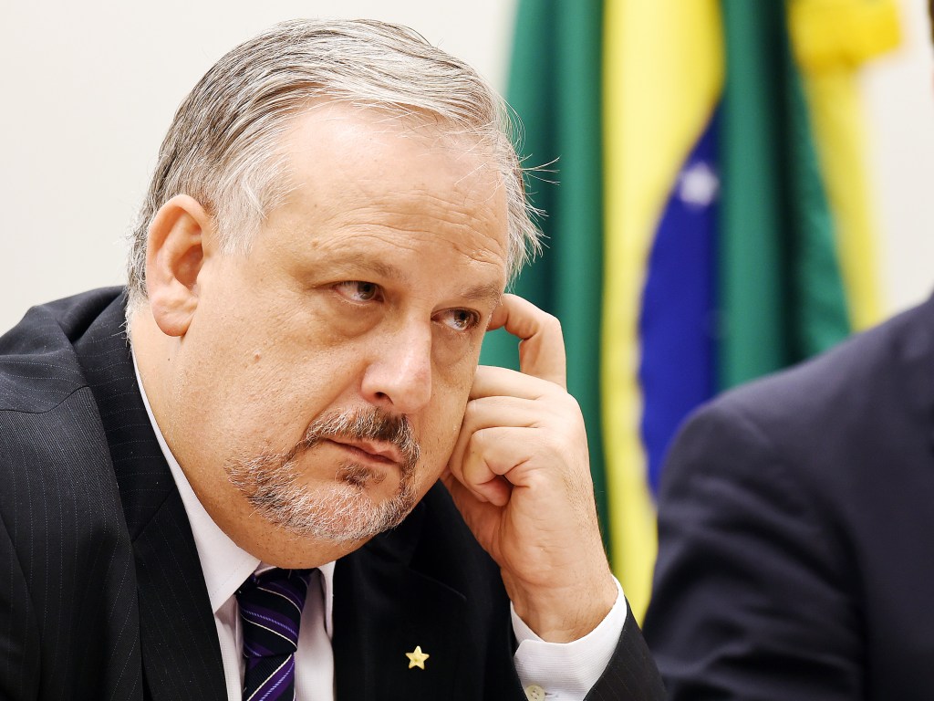 O ministro das Comunicações, Ricardo Berzoini, participa de audiência pública na Comissão de Ciência e Tecnologia da Câmara dos Deputados, em Brasília - 29/04/2015