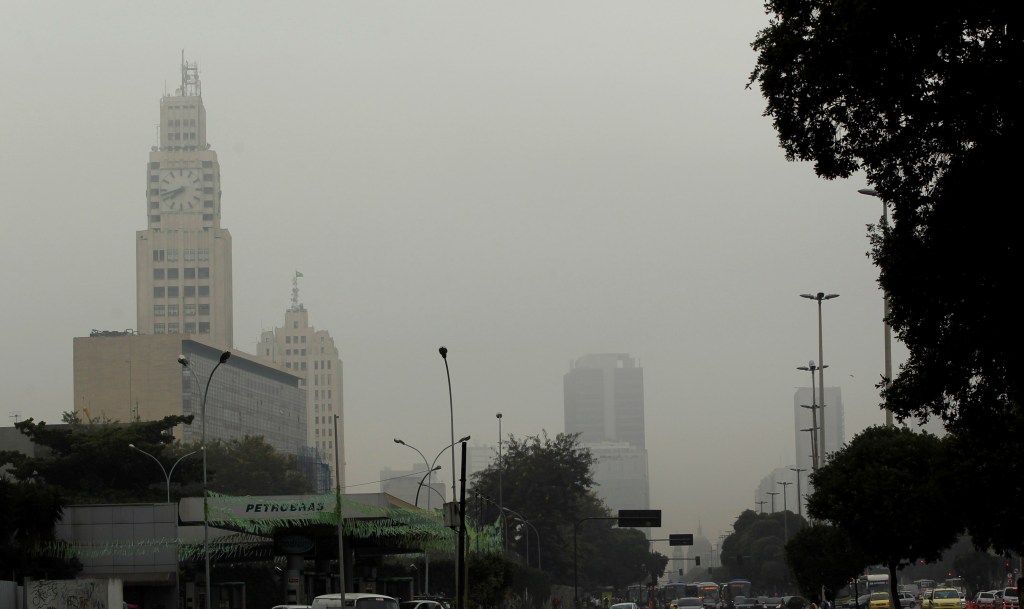 Rio amanheceu coberta por nevoeiro nesta terça