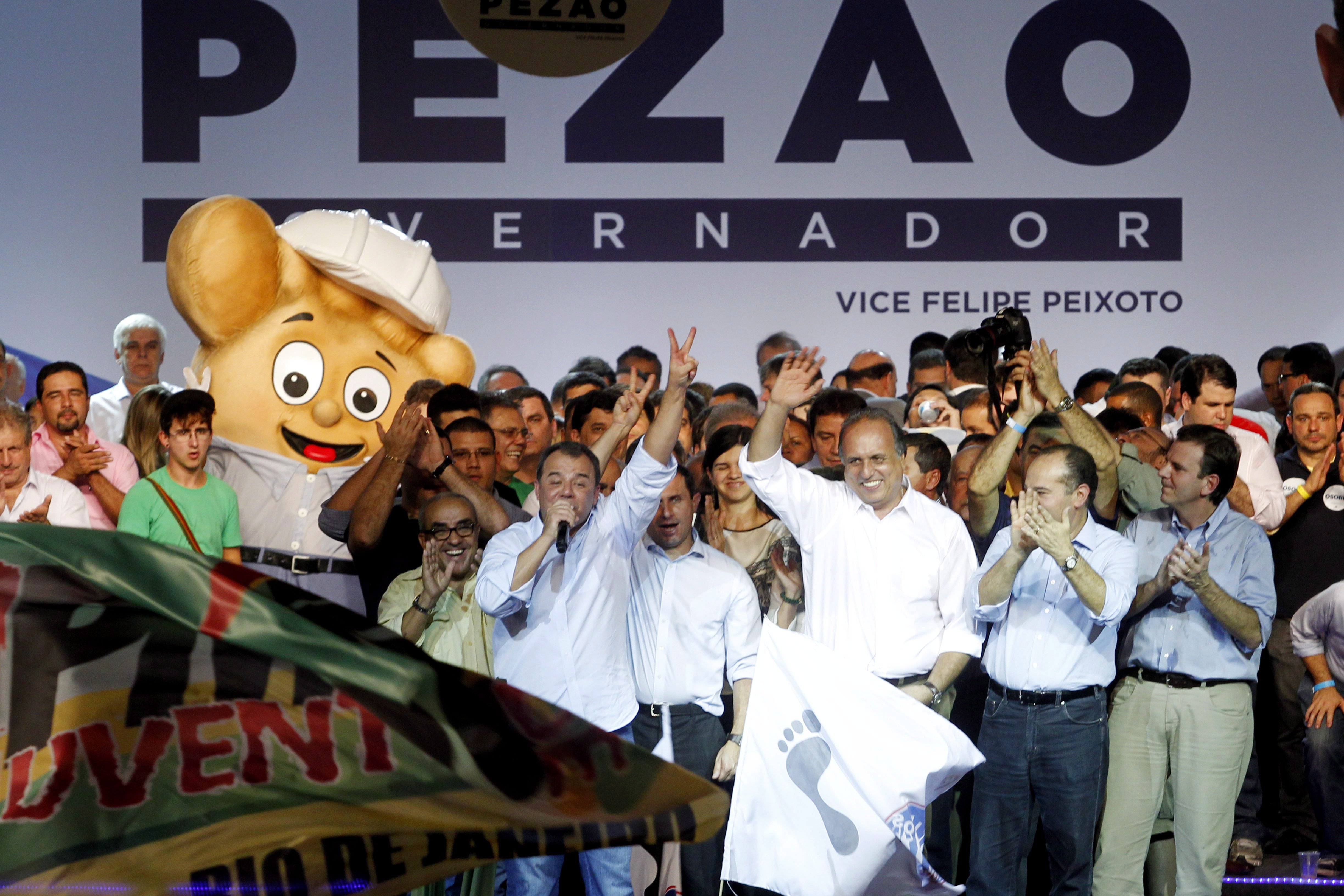 Luiz Fernando Pezão é lançado candidato a governador do Rio em convenção do PMDB