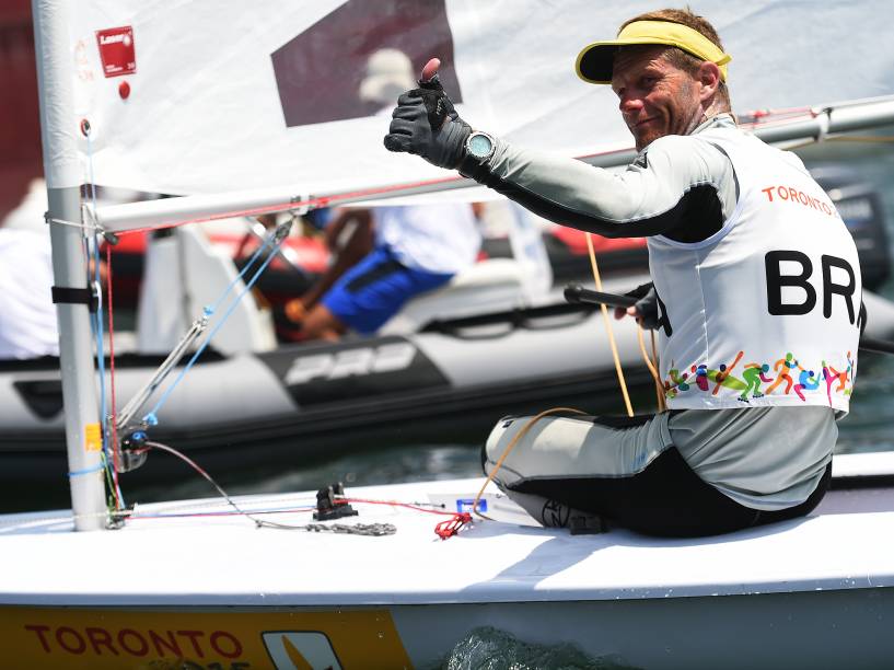 O velejador Robert Scheidt fica com a prata na classe Laser nos Jogos Pan-Americanos de Toronto, no Canadá - 18/07/2015