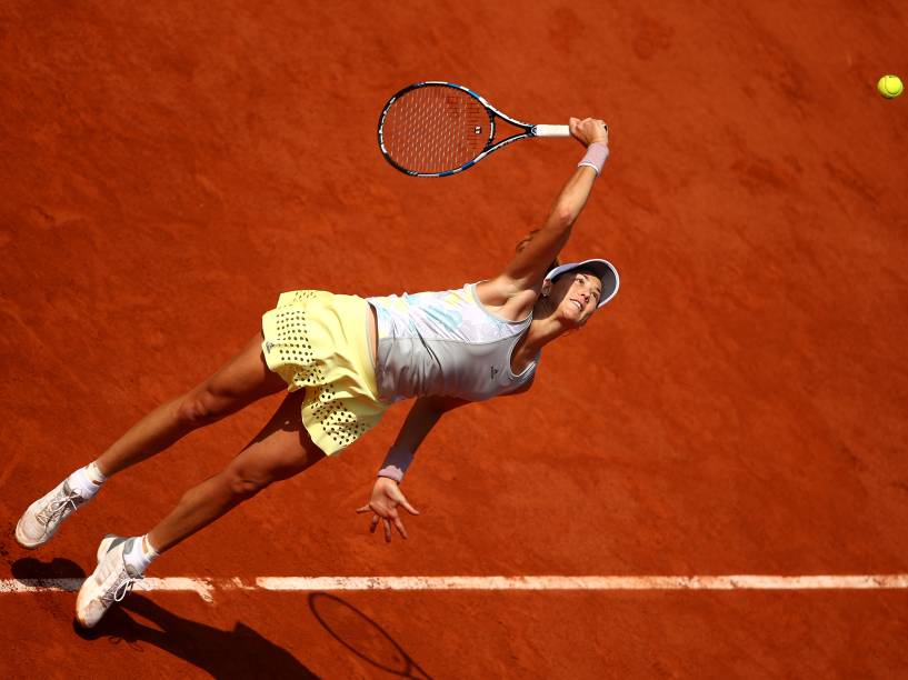 Espanhola Garbine Muguruza disputa partida contra a alemã Yanina Wickmayer no sexto dia de Roland Garros, maior campeonato de tênis