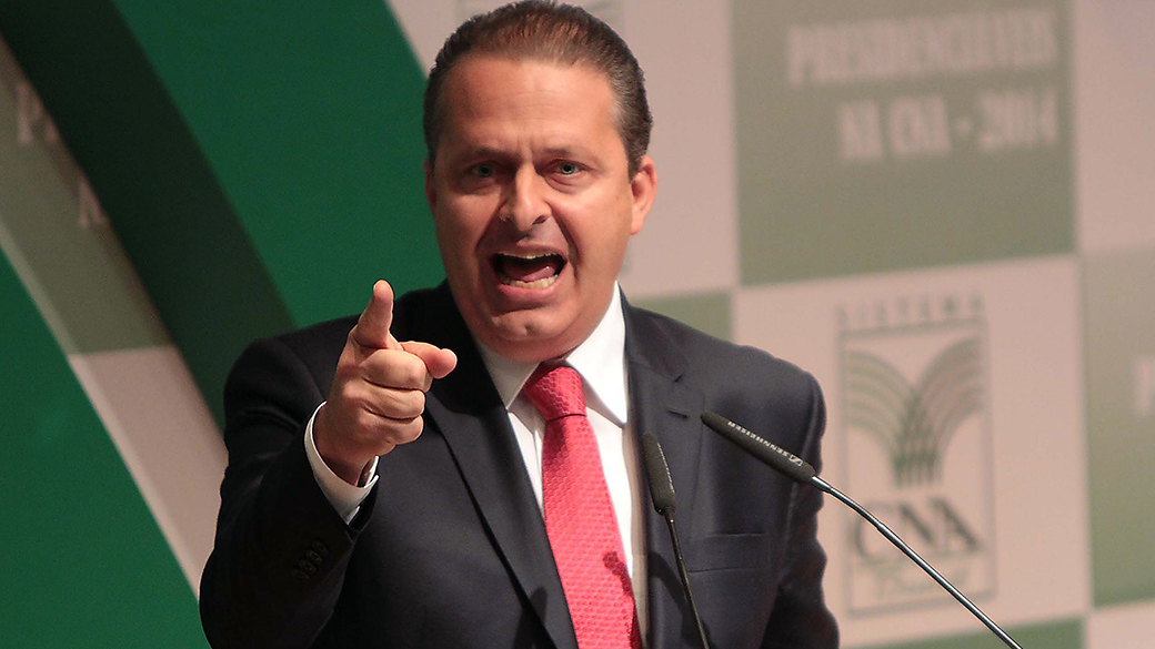 O candidato à Presidência pelo PSB, Eduardo Campos, participa de sabatina na CNA, em Brasília