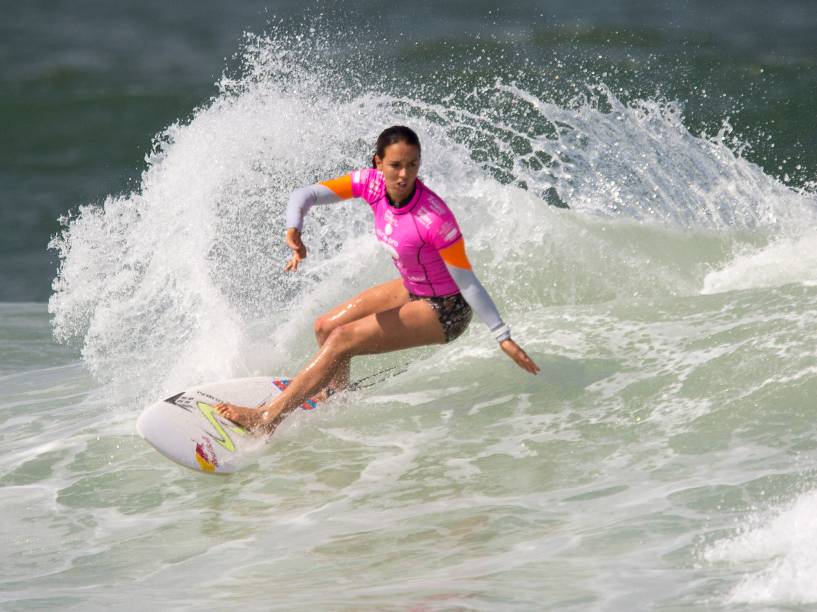 Sally Fitzgibbons na competição feminina da Rio Pro 2015