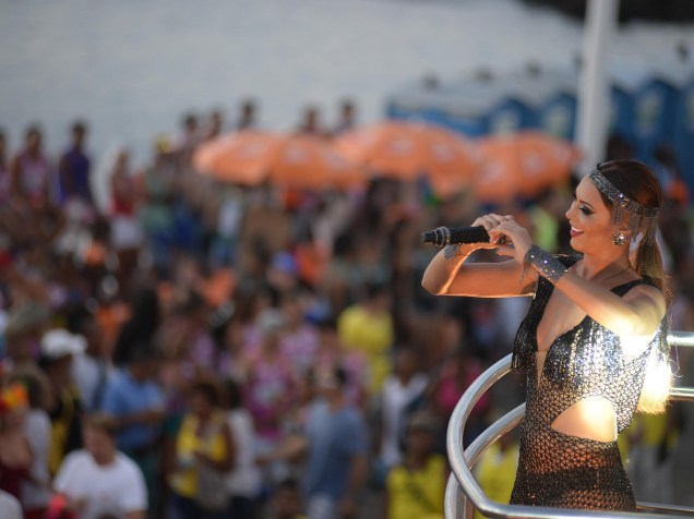 Cheiro de Amor durante o terceiro dia de shows no circuito Barra Ondina em Salvador, nesta sexta-feira (05)