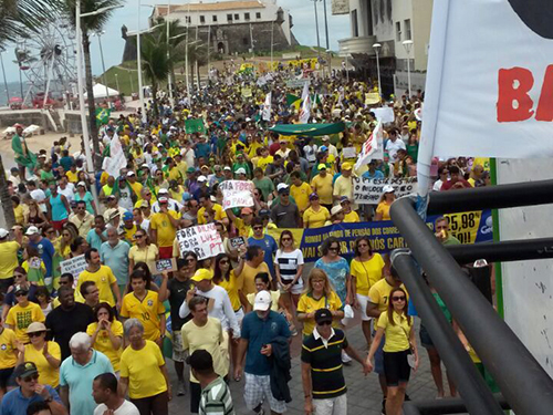 Em Salvador, protesto contra o governo da presidente Dilma Rousseff e contra o PT (Partido dos Trabalhadores)
