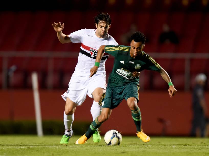 Kaká durante lance no jogo entre São Paulo e Palmeiras, que acontece no Morumbi, pelo Campeonato Brasileiro