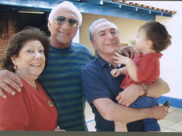 A cunhada Wally Lulia, o irmão Adib Temer, Michel e Michelzinho