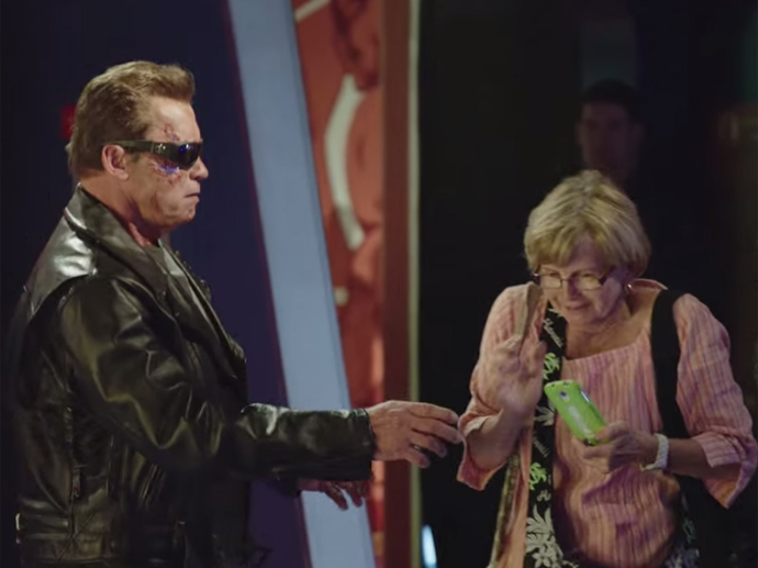 Schwarzenegger assusta público do museu Madame Tussauds