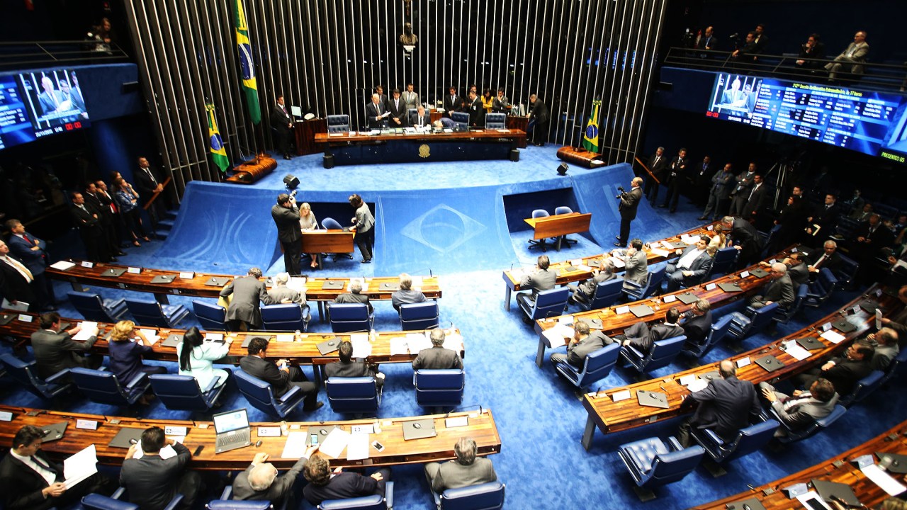 Sessão deliberativa extraordinária no Senado decide sobre a manutenção da prisão do senador Delcídio Amaral (PT- MS), em Brasília, nesta quarta-feira (25). Delcídio foi detido nesta manhã pela Polícia Federal em ação da Operação Lava Jato